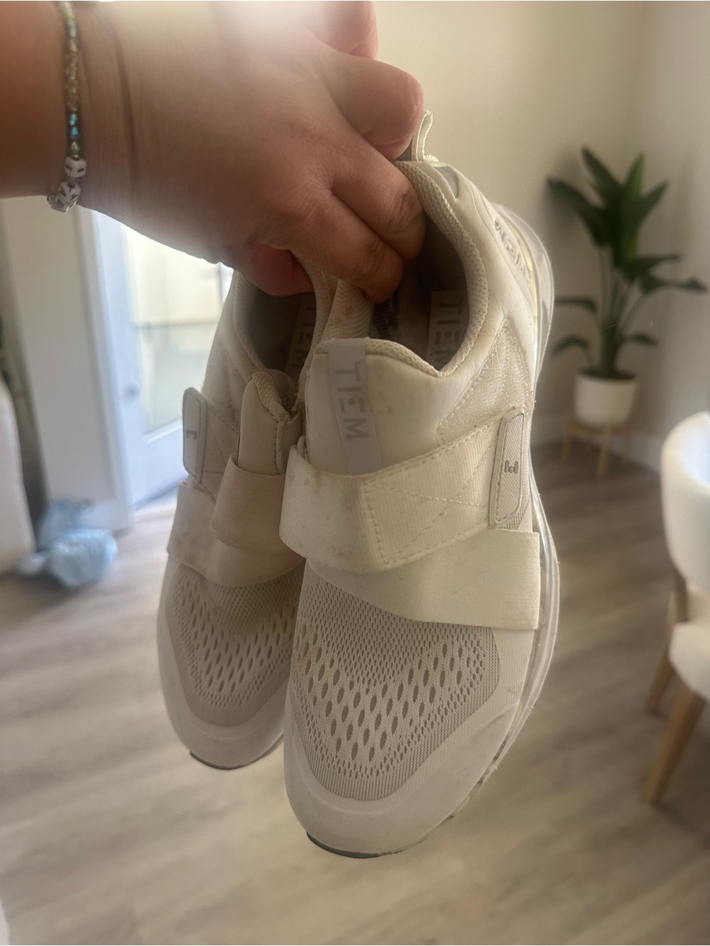 Neutral White Women's Athletic Spin Shoes with Velcro Strap